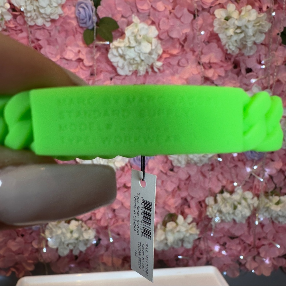 Marc by Marc Jacobs NWT Neon Green Bracelet - Picture 5 of 6